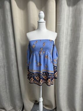 Lily White Blue Floral Off-Shoulder Blouse Size S